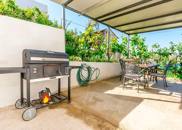 Simun Apartment Ražanj